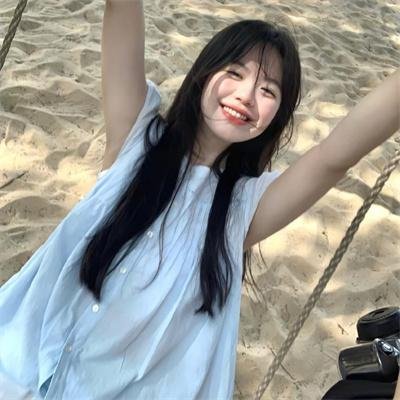 有色彩的女子